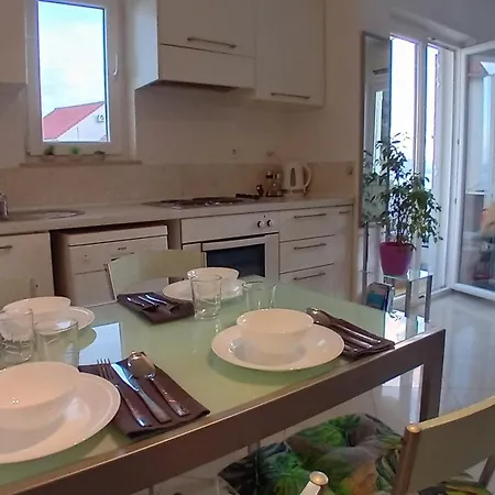 Dovi Appartement Bol