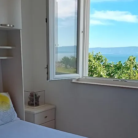 Dovi 아파트 볼